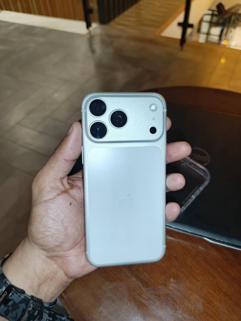 iphone 17 pro max 3