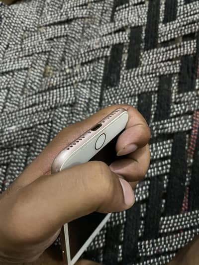 Apple iPhone 7