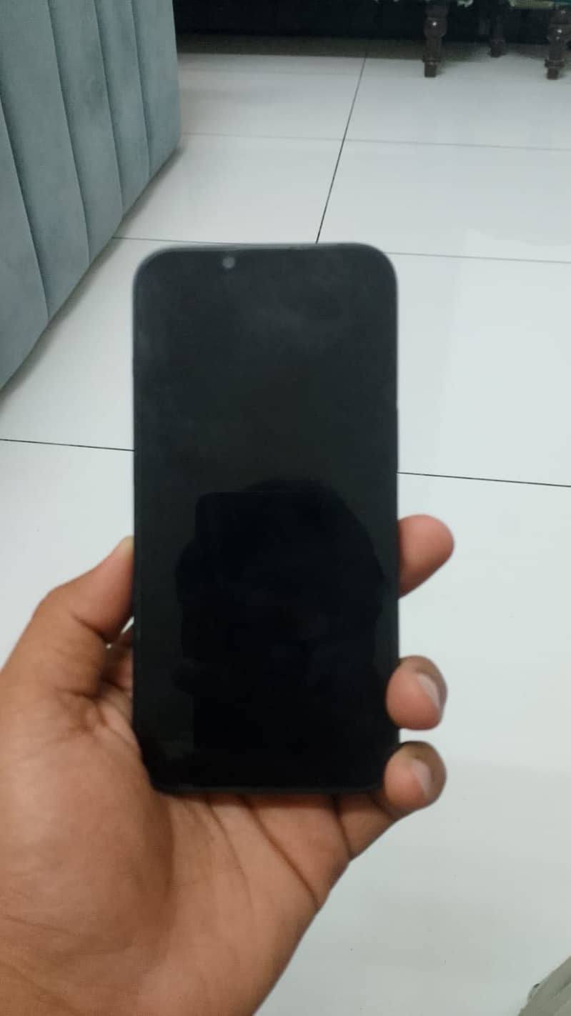 Apple iPhone 13 2