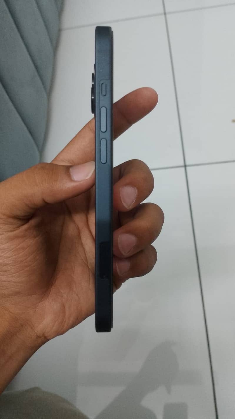 Apple iPhone 13 4