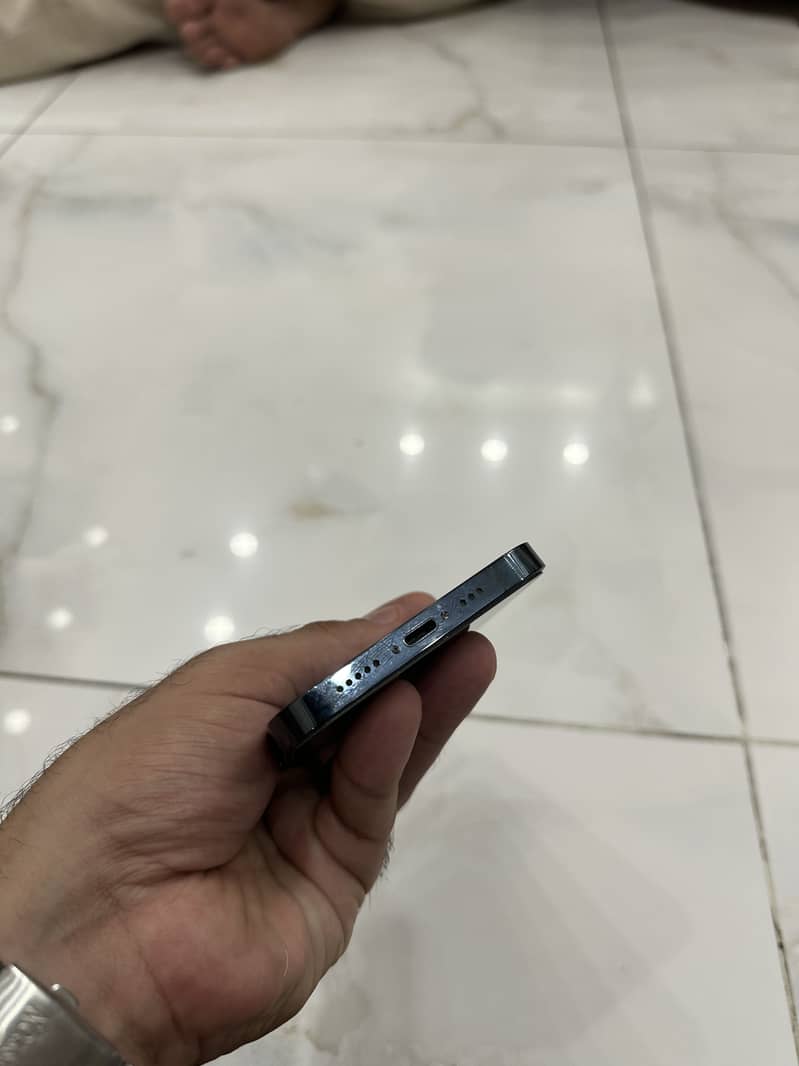 Apple iPhone 12 Pro 2