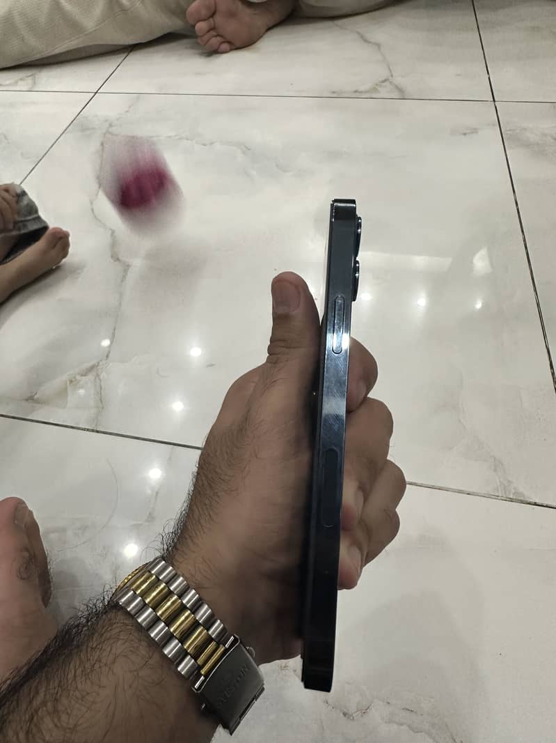 Apple iPhone 12 Pro 4