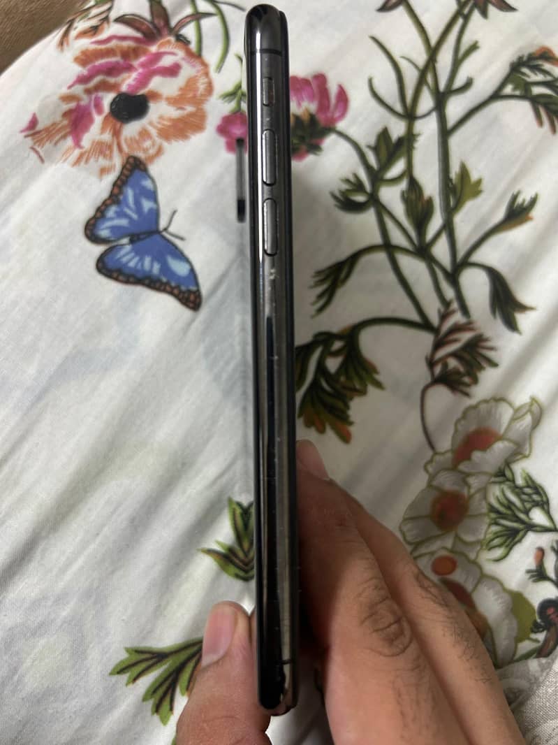 Apple iPhone X 6