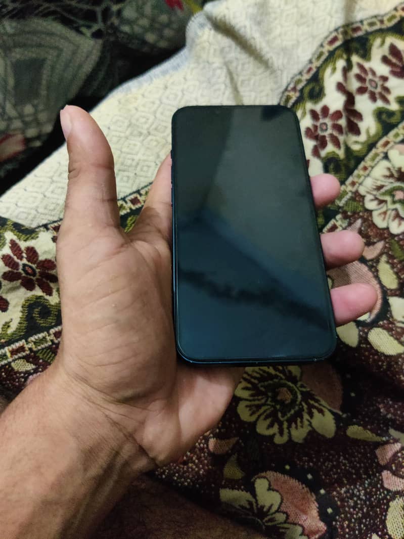 Apple iPhone 13 5