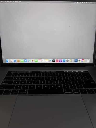 MacBook Pro 2018 | Core i9  | 16GB DDR4 RAM| AMD Radeon Pro GPU|15.4