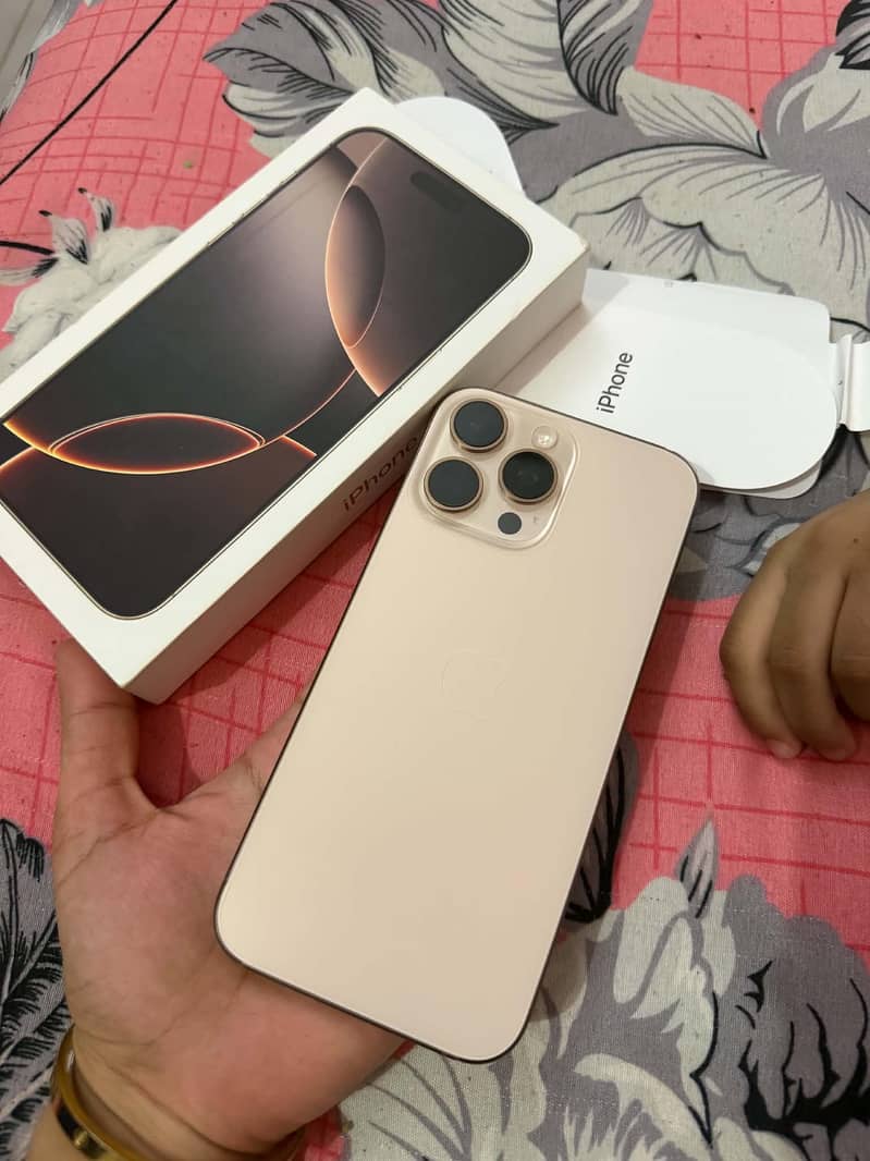 Apple iPhone 16 Pro Max 2