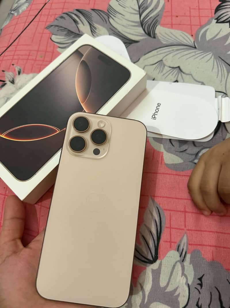Apple iPhone 16 Pro Max 7