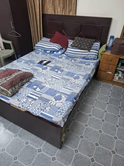 Bed with mattress nd dressing table