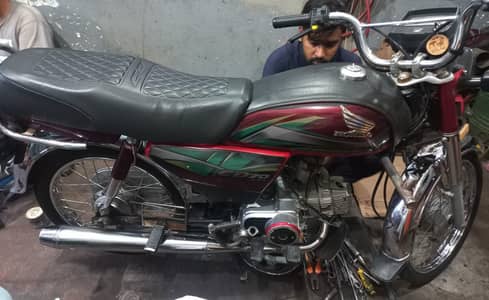 behtreen condition hey bilkul OK bike hy