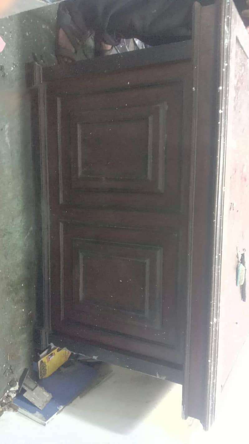 office table Good condition 0