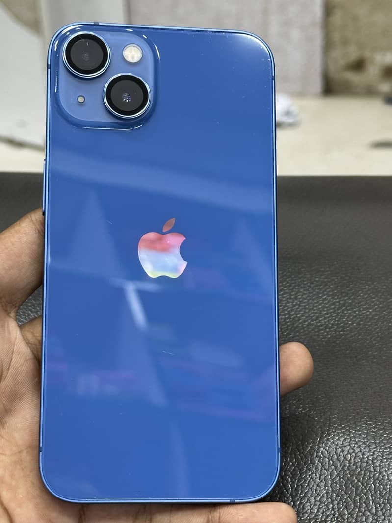 Apple iPhone 13 0