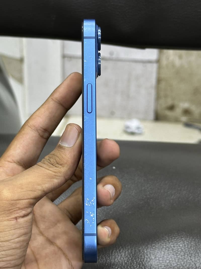 Apple iPhone 13 2