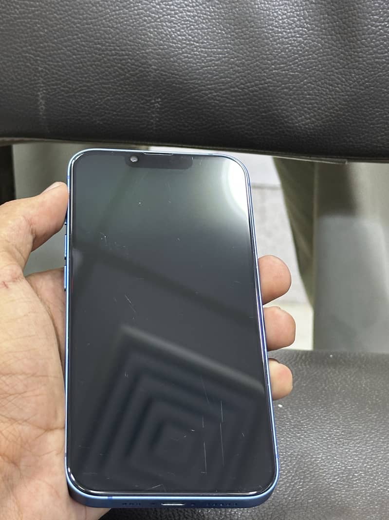 Apple iPhone 13 3