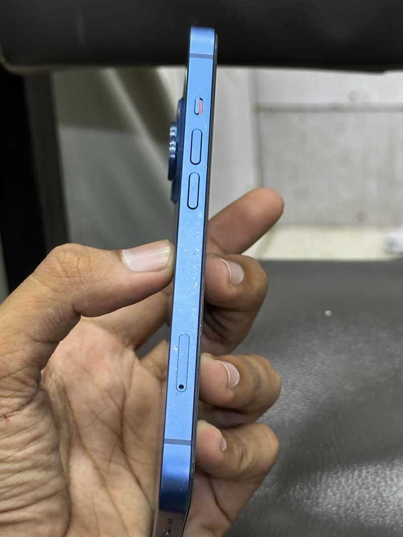 Apple iPhone 13 6