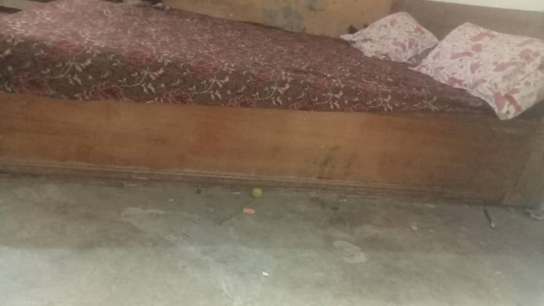 Double size bed 1