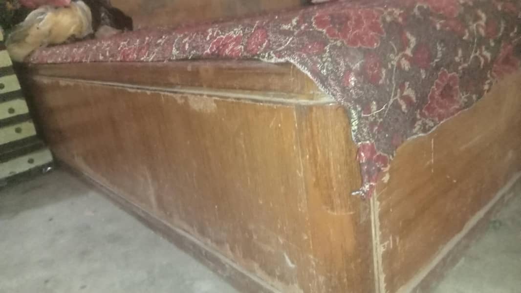Double size bed 2