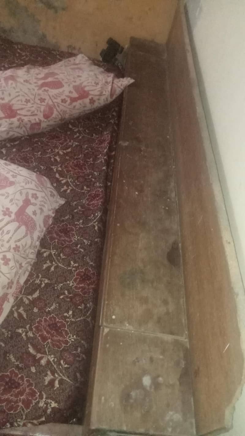 Double size bed 3