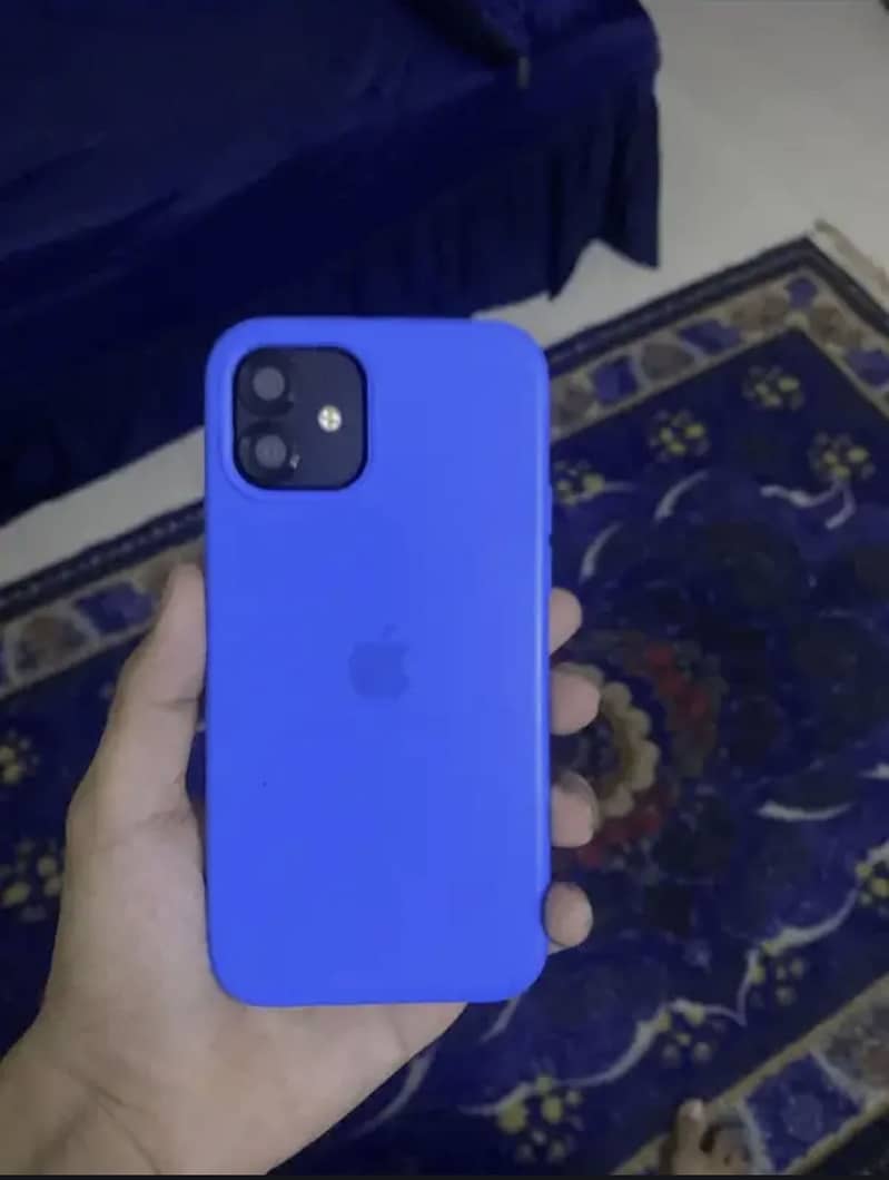 Apple iPhone 12 4