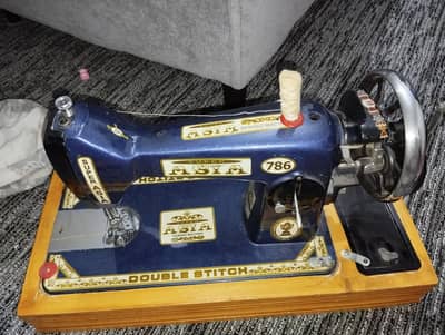 Sewing machine Brand new condition (Super Asia)