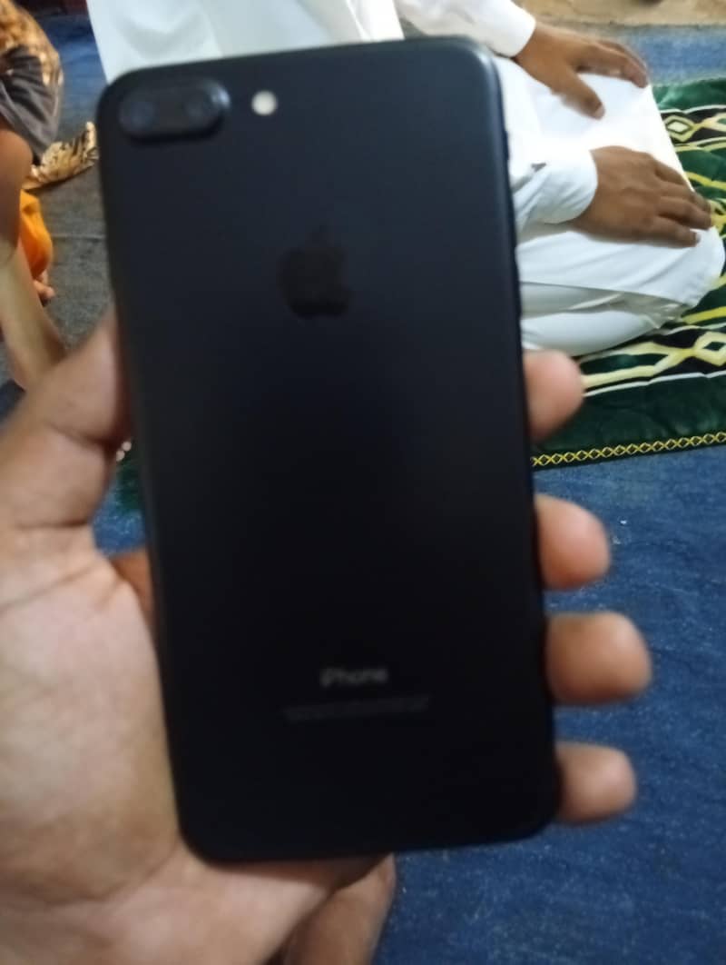 Apple iPhone 7 Plus 1
