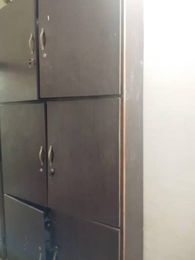 wardrobe (Almari)