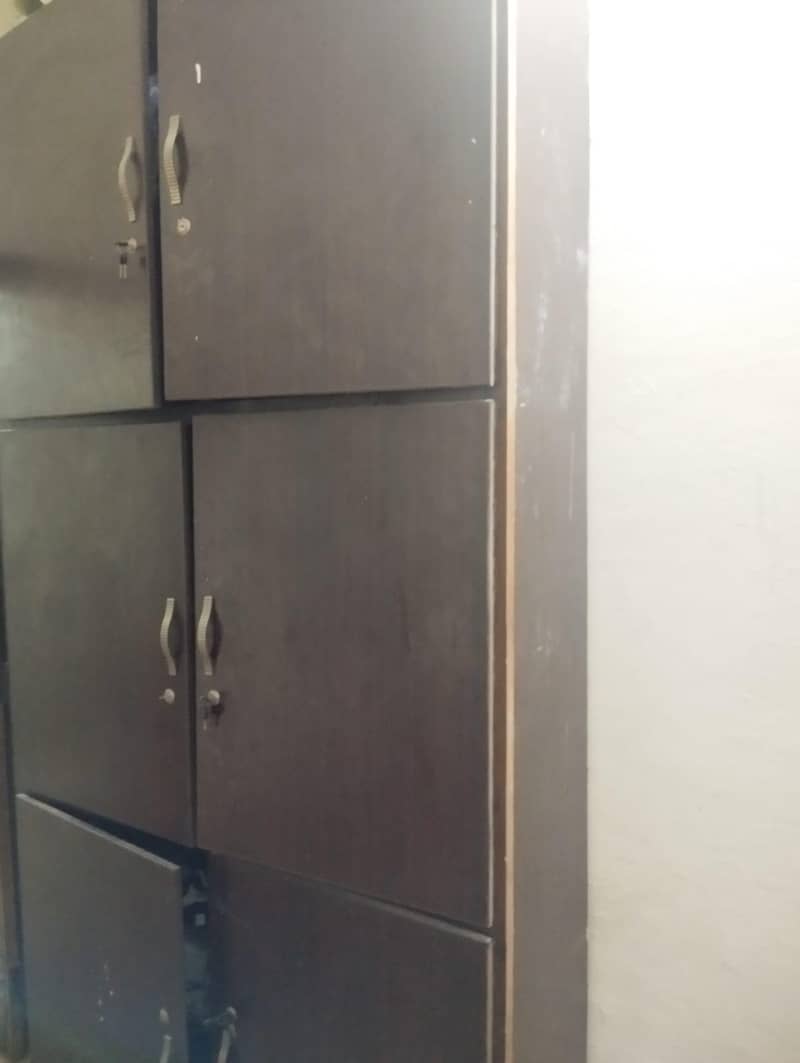 wardrobe (Almari) 0