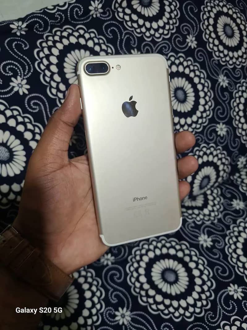 Apple iPhone 7 Plus 1