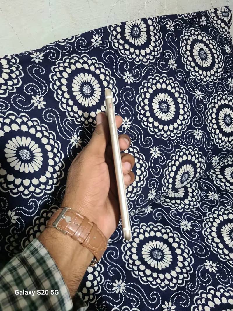 Apple iPhone 7 Plus 3
