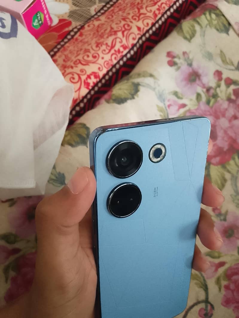 Tecno CAMON 20 Pro 4