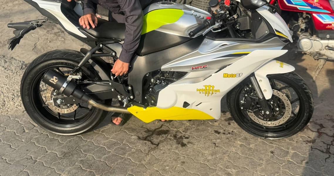 Yamaha YZF R6 400cc 2026 - Sports & Heavy Bikes - 1118044205