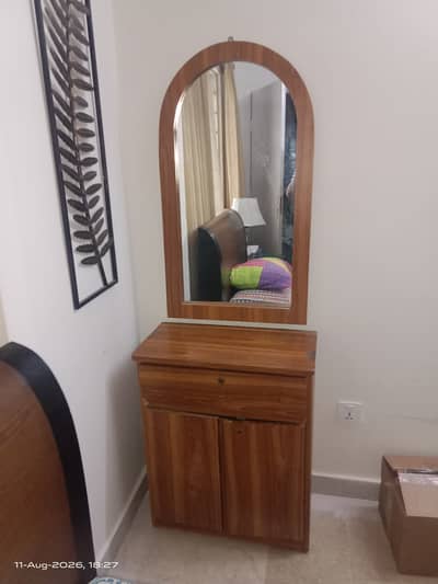 Dresser with drawer and cabinet