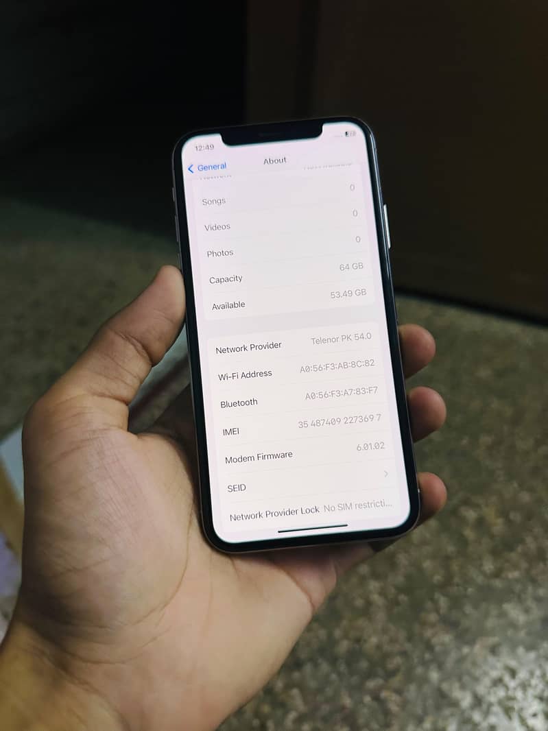 Apple iPhone X 3