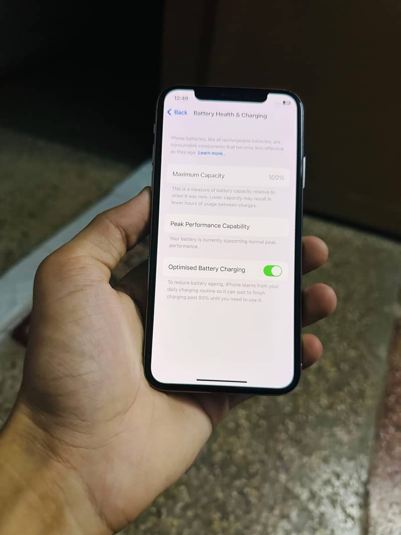 Apple iPhone X 4