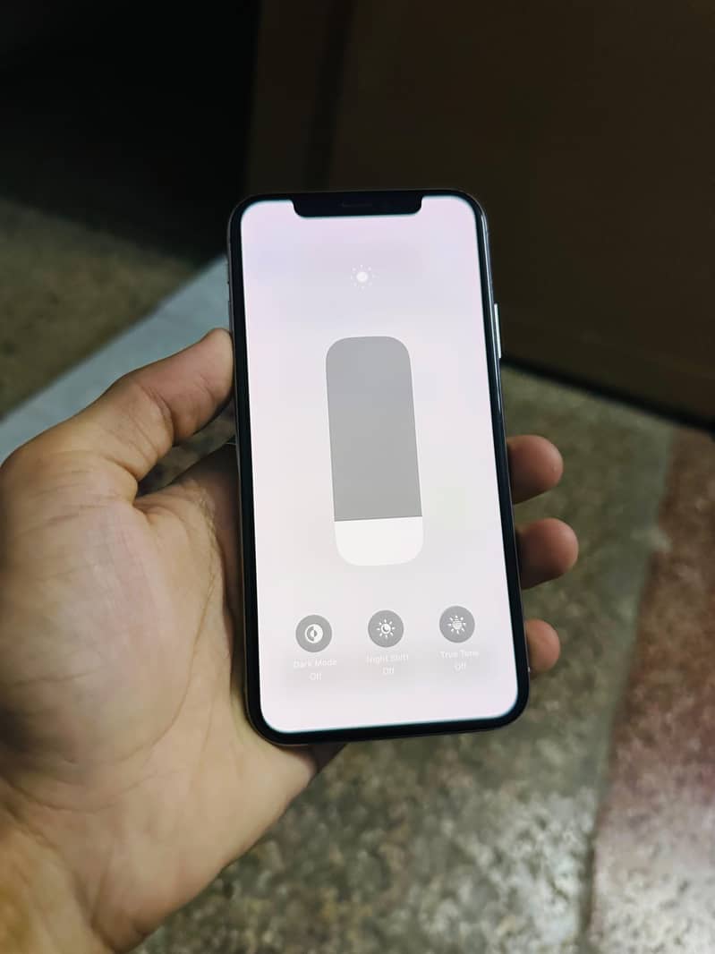 Apple iPhone X 5