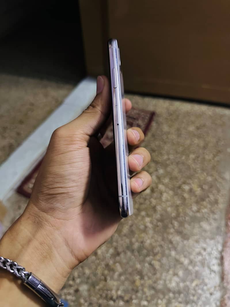 Apple iPhone X 6