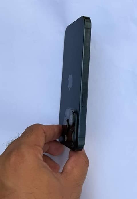Apple iPhone 15 Pro 3