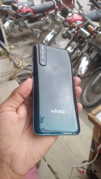 Vivo V15