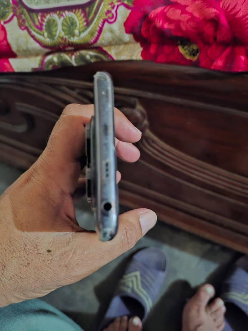 Xiaomi Redmi Note 14 Pro 4