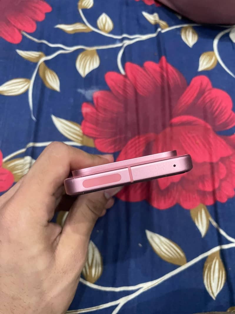 Google Pixel 9 4