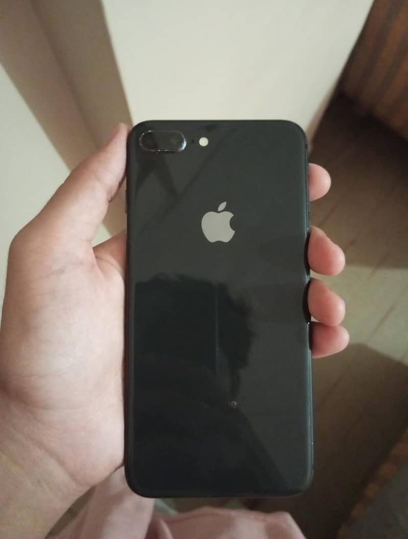 Apple iPhone 8 Plus 0