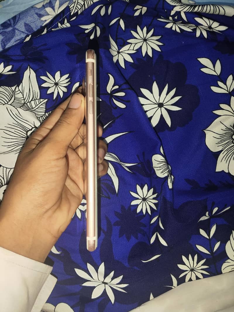 Apple iPhone 7 plus 2