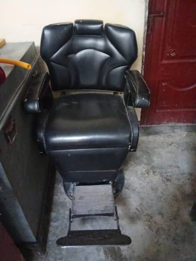 Salon Chair – Used, Black Color