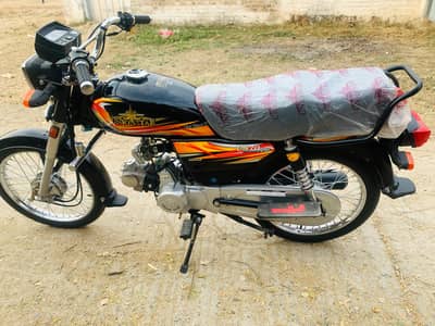 Automatic petrol Bike 70 like new