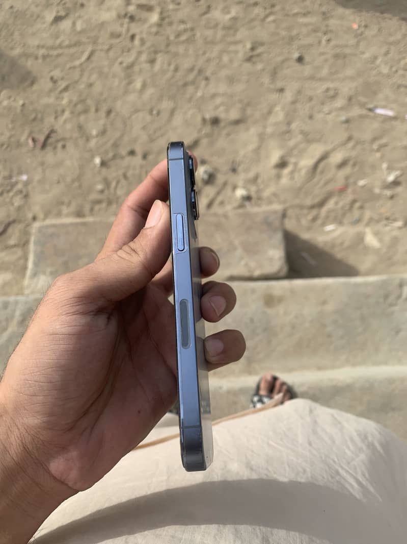 Apple iPhone 13 Pro 1