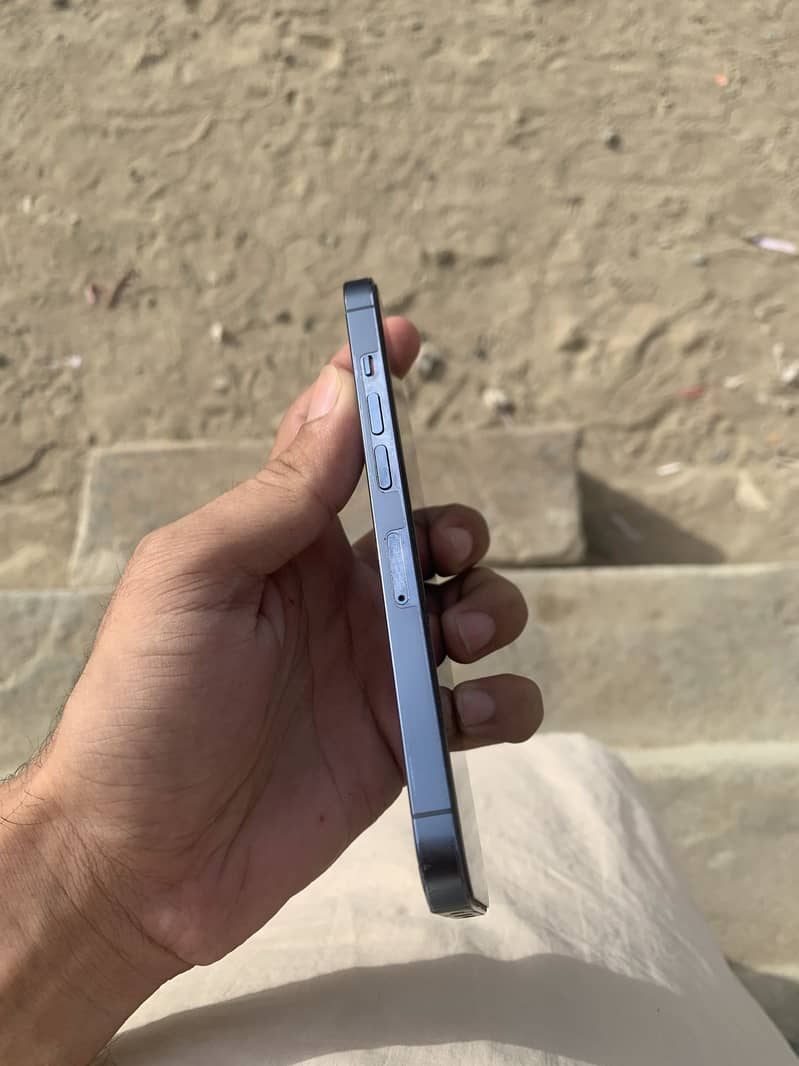 Apple iPhone 13 Pro 3