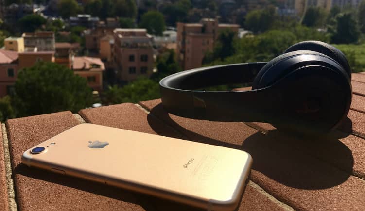 Apple iPhone 7 Plus 0