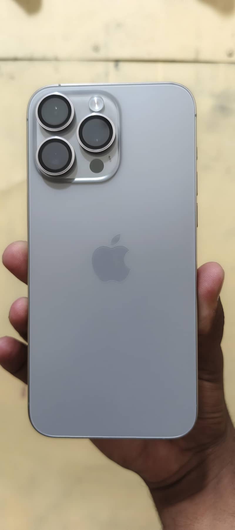 Apple iPhone 15 Pro Max 0