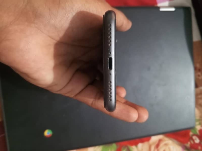 Apple iPhone 8 1