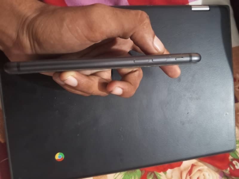 Apple iPhone 8 4