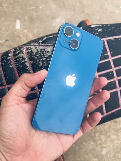 Apple iPhone 13